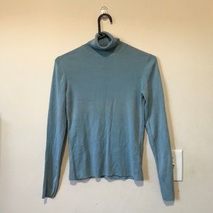 EMMELLE SILK TURTLE NECK BABY BLUE